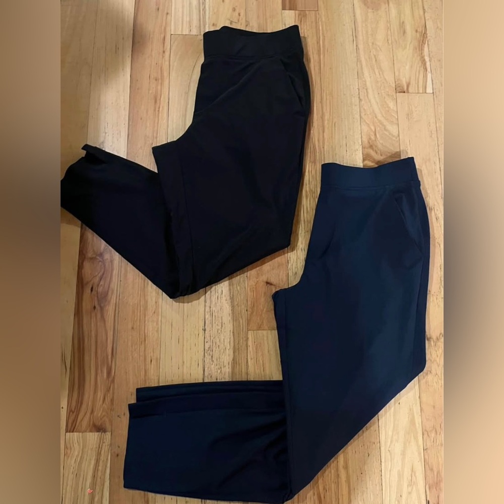Pair of womens Athleta Joggers size 10